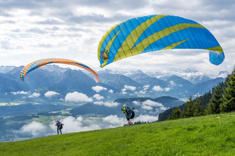 Gonflage pour décollage parapente en stage initiation à Saint Hilaire du Touvet